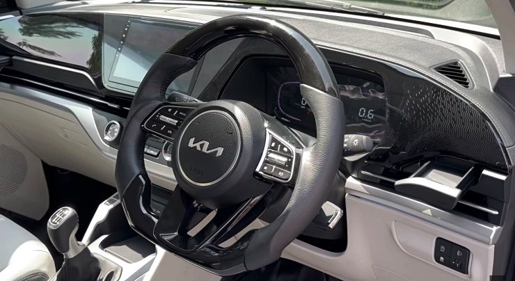 Kia Carens MPV base variant conversion into top X-Line variant [Video]