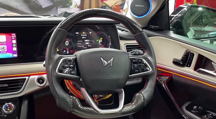 India’s most modified Mahindra XUV700: Gets custom bonnet, wheels and interior [Video]