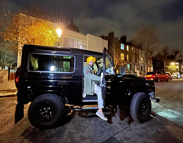 This UK-based Punjabi millionaire owns 2 Bugatti Veyrons, Ferrari Enzo and 5 Rolls Royces