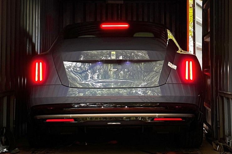 India’s first Rolls Royce Spectre worth Rs 9 crore arrives in Chennai