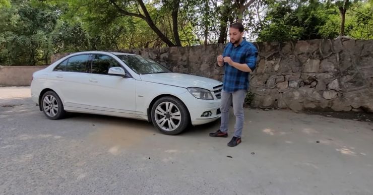 3500cc V6 engined Mercedes Benz fitted with CNG: Still very fast [Video]