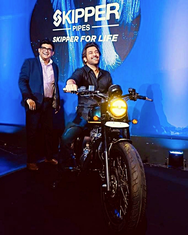 Mahendra Singh Dhoni adds a customised Jawa 42 Bobber to his garage [Video]
