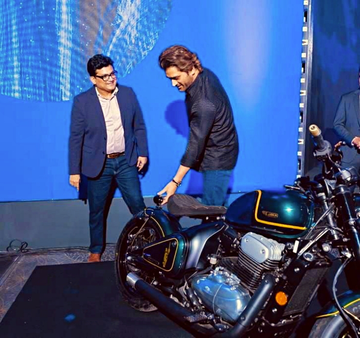 Mahendra Singh Dhoni adds a customised Jawa 42 Bobber to his garage [Video]