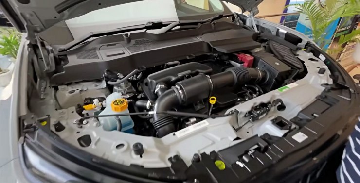 2023 Tata Safari base Smart O variant engine bay