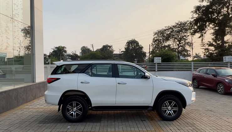 India’s most affordable Fortuner: 2024 Toyota Fortuner luxury SUV in a walkaround video