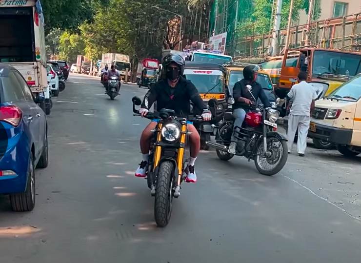 Bollywood actor Kartik Aaryan spotted arriving at movie shoot on his Ducati Scrambler 1100 [Video]