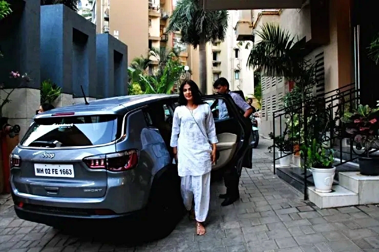 12 humble cars of Bollywood actresses: Shraddha Kapoor’s Brezza to Malaika Arora’s Innova Crysta