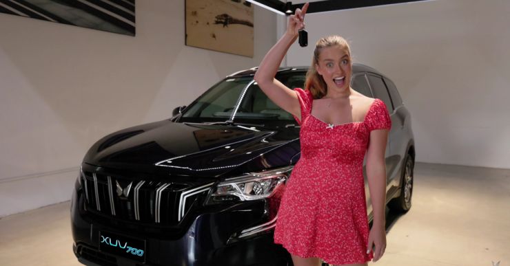 Matthew Hayden’s daughter Grace takes delivery of a brand new Mahindra XUV700 SUV [Video]