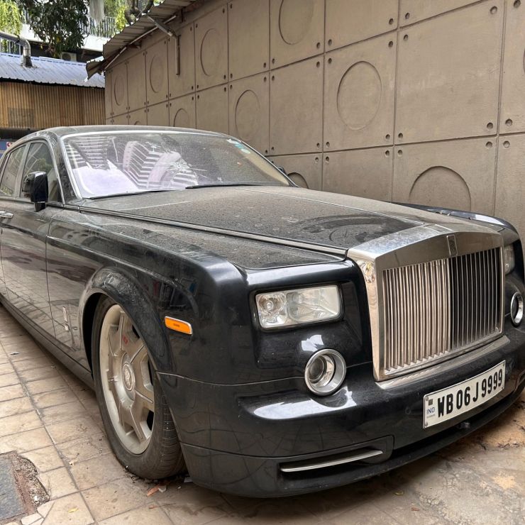 Multi-crore Rolls Royce Phantom luxury saloon abandoned outside a hotel: This is its story