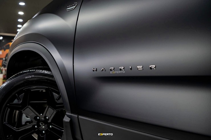 Tata Harrier facelift wrapped in matte ppf side