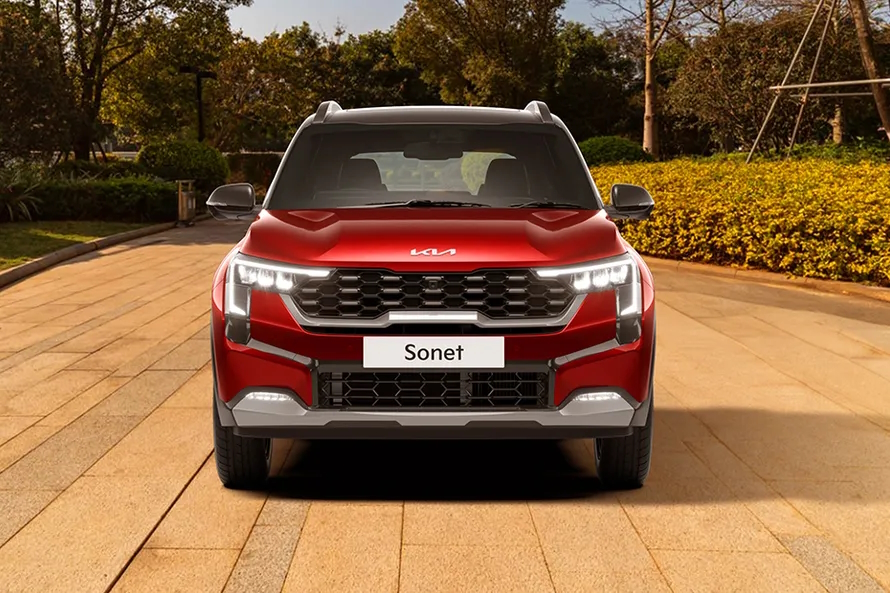 Kia Sonet 2024 vs Honda Amaze: Comparing Their Variants Priced Rs 8-10 Lakh for Family-focused Car Buyers