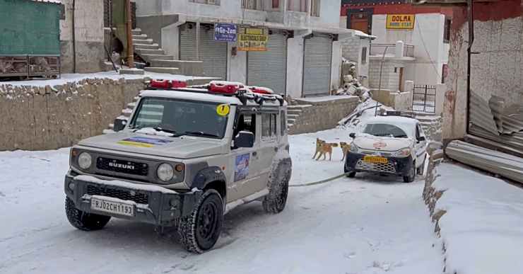 Maruti Suzuki Jimny rescues Alto 800