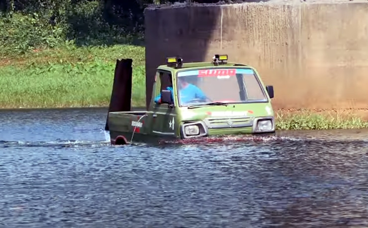 Old Maruti Omni Modified Into Amphibious Vehicle; Works Smoothly!