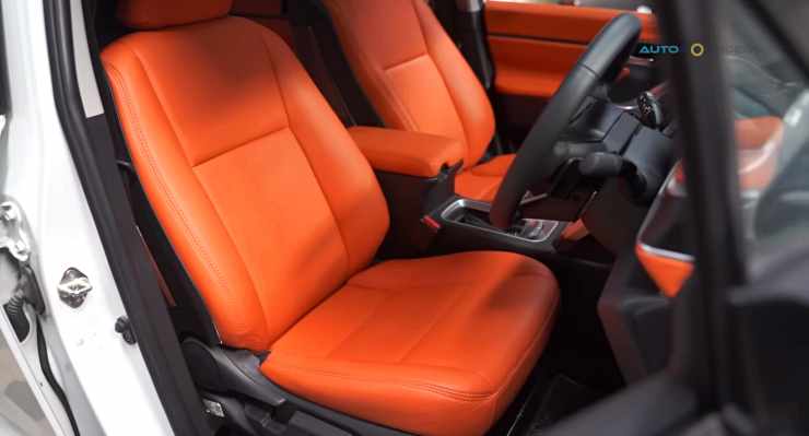 Toyota Innova Hycross Modified With Vellfire Body Kit And Custom Interiors [Video]