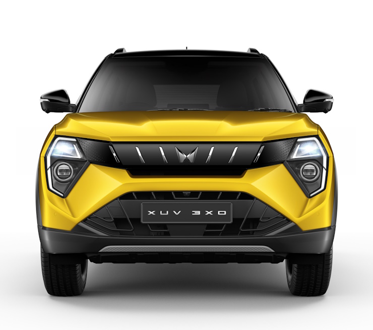 2024 Mahindra XUV 3x0 front