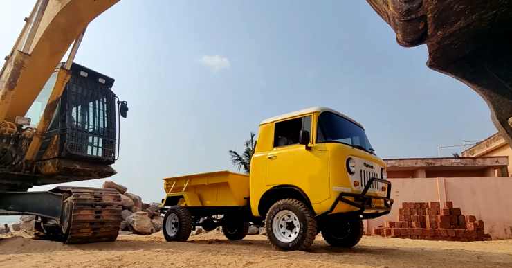 Mahindra FJ460 DX front right