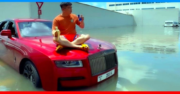 Rolls Royce stranded during Dubai Flood
