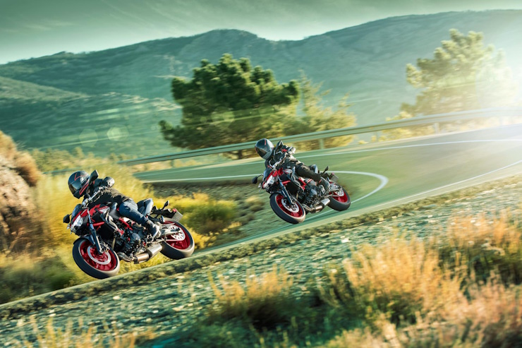 Kawasaki Z650 vs Benelli 502 C: A Comprehensive Comparison for Track Enthusiasts and Adrenaline Junkies