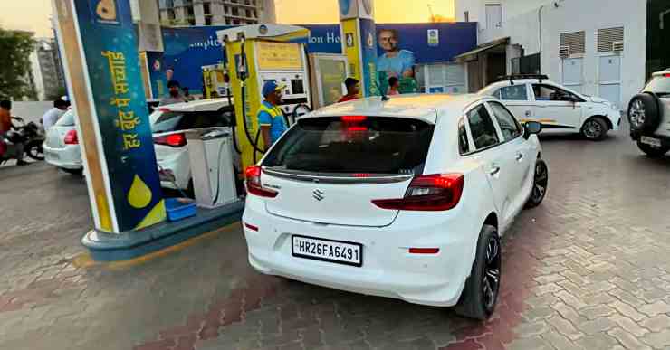 Maruti Baleno mileage test vs Swift