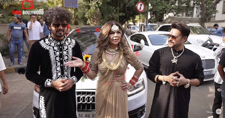 Rakhi Sawant’s Fan Gifts Her A 11 Year Old Audi Luxury SUV [Video]