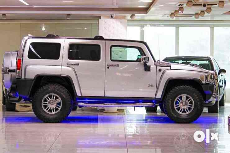 GMC Hummer H3 side