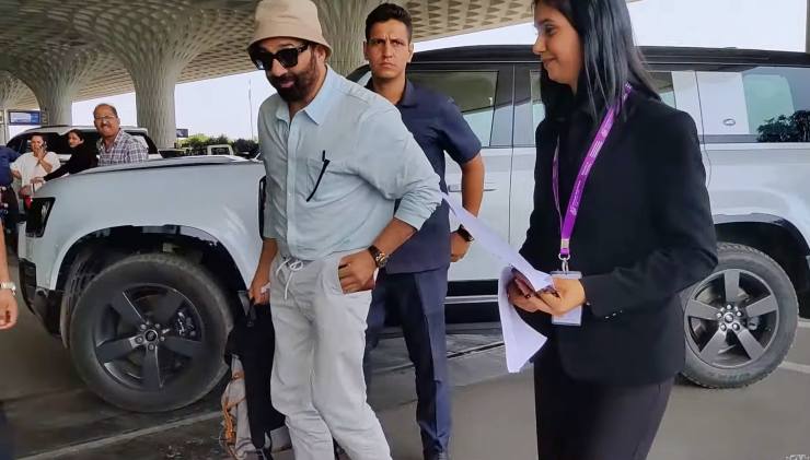 Sunny Deol Land Rover Defender