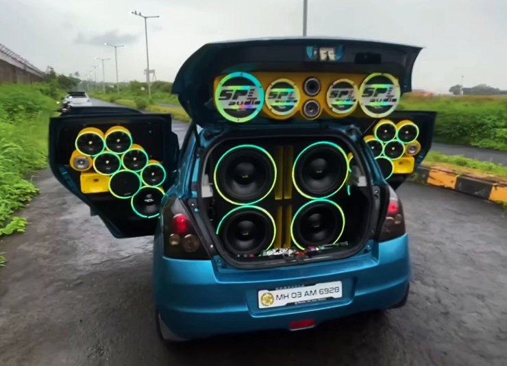 Craziest-Maruti-Suzuki-Swift-and-Audio-system