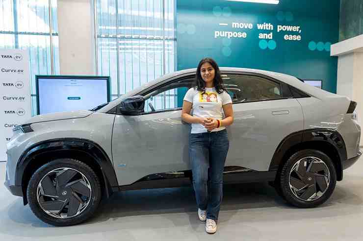 Manu Bhaker Tata Curvv EV