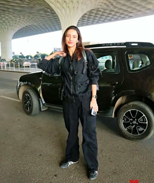 Tripti Dimri Renault Duster