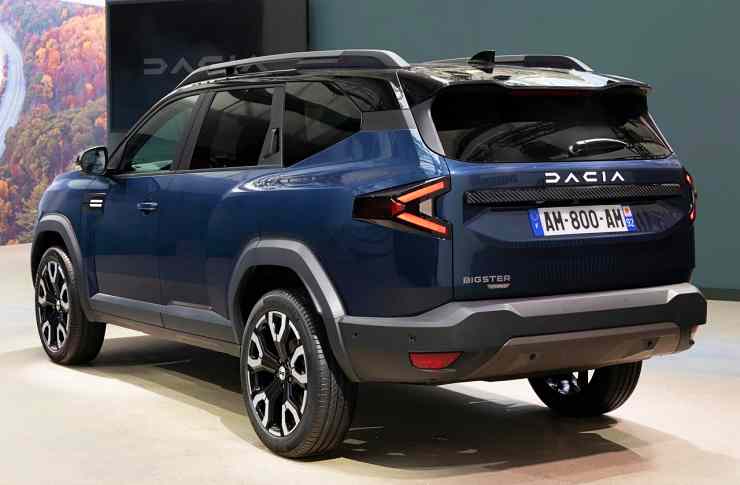 2024 Renault Duster bigster 7-seater rear left