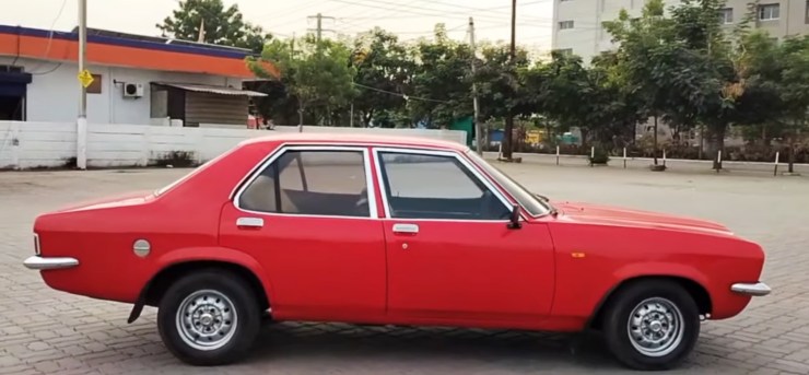 Hindustan-Contessa-side