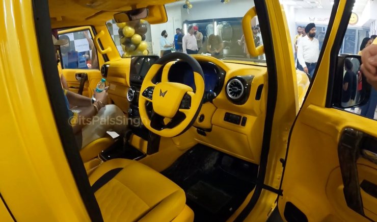 Mahindra-Thar-Roxx-with-yellow-color