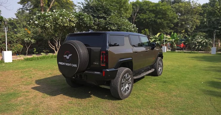 2024-Hummer-EV-rear