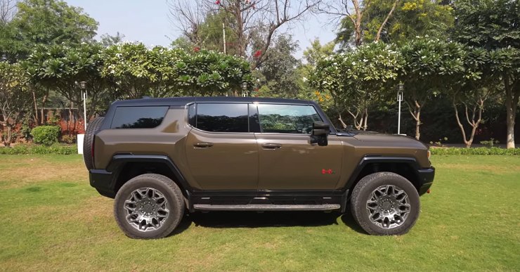 2024-Hummer-EV-side