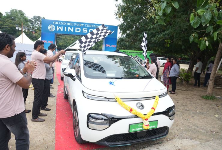 JSW MG Motor Delivers 101 Windsor EVs On A Single Day In Chennai