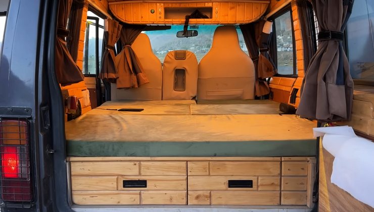 Tata-Sumo-camper-rear