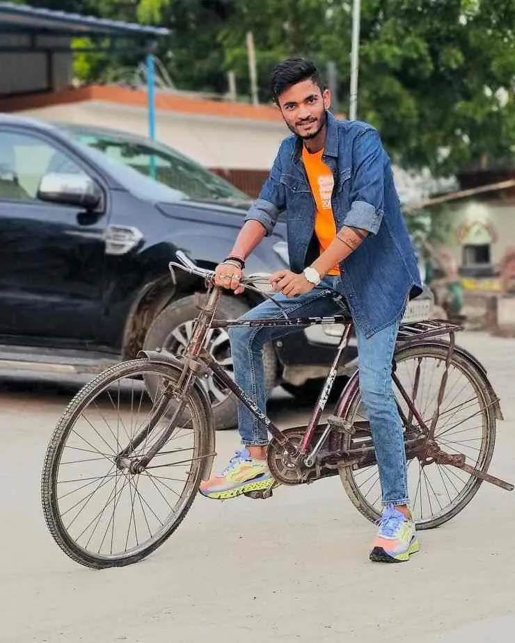 Anurag Dwivedi bicycle