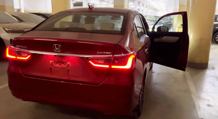 Honda-Amaze-before-official-launch-rear