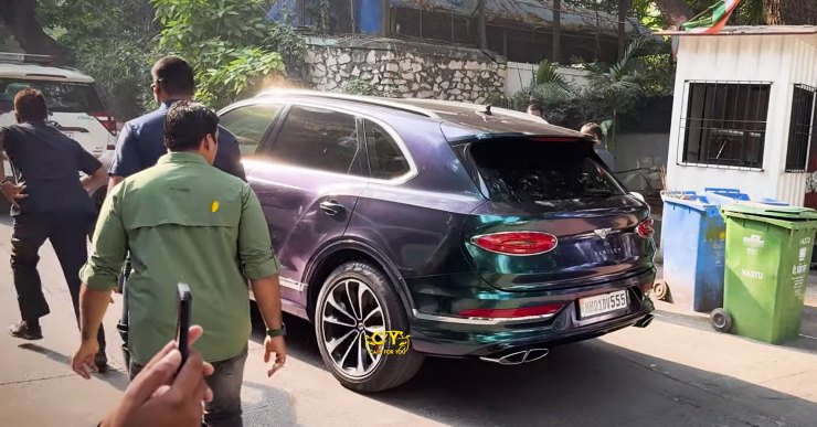 Isha-Ambani-color-changing-Bentayga