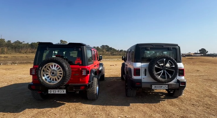 Thar-Roxx-vs-wrangler-rear