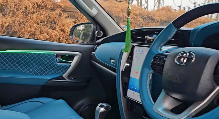 Toyota-Fortuner-Lamborghini-Urus-Conversion-dashboard